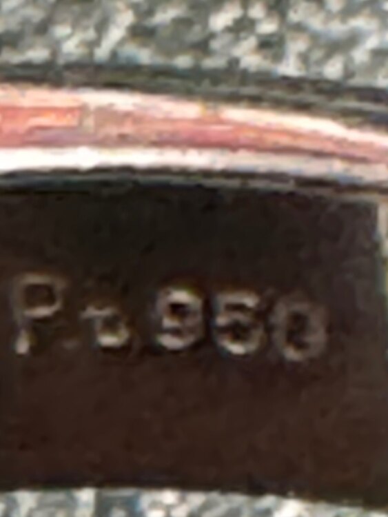 ダイヤモンド　pt950指輪（宝石）の商品画像 - 査定依頼日：2024年2月21日 - 最高査定価格：250,000円