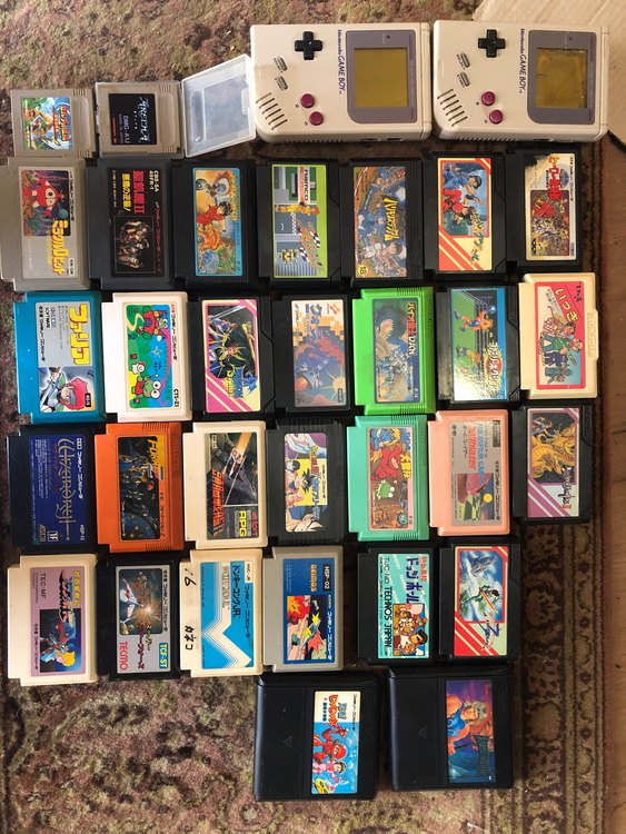 ゲームボーイ本体　ソフト　ファミコンソフト（ゲーム機本体・ゲームソフト）の商品画像 - 査定依頼日：2023年3月15日 - 最高査定価格：2,100円