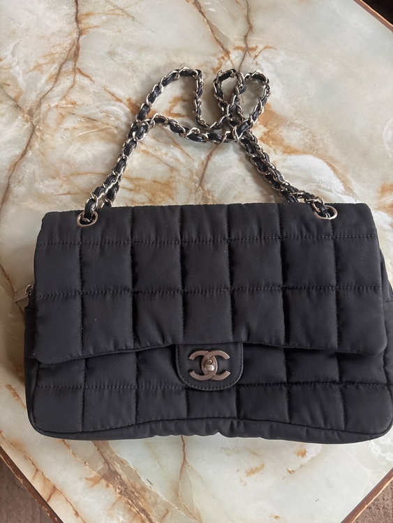 CHANEL チョコバーココマークダブルチェーン（ブランドバッグ）の商品画像 - 査定依頼日：2026年8月29日 - 最高査定価格：160,000円