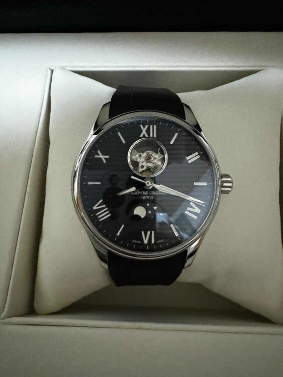 FREDERIQUE CONSTANT フレデリックコンスタント（高級時計）の商品画像 - 査定依頼日：2025年2月10日 - 最高査定価格：102,400円