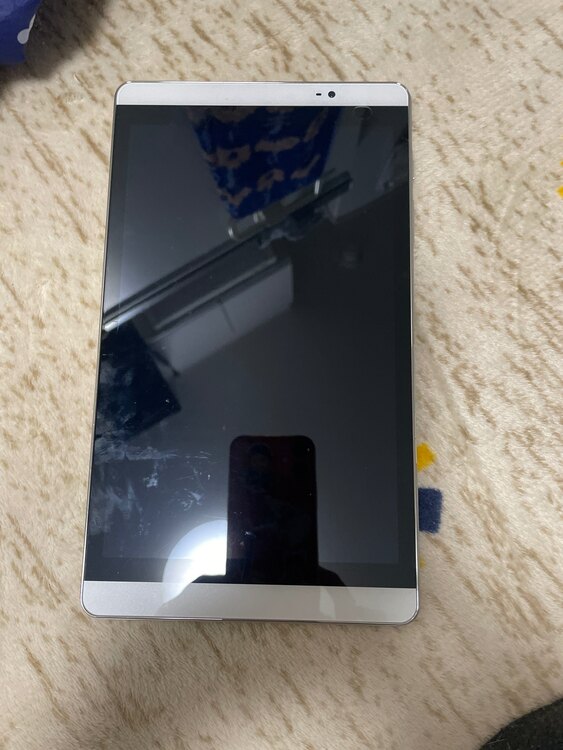 タブレット（PC・タブレット）の商品画像 - 査定依頼日：2025年4月9日 - 最高査定価格：200円