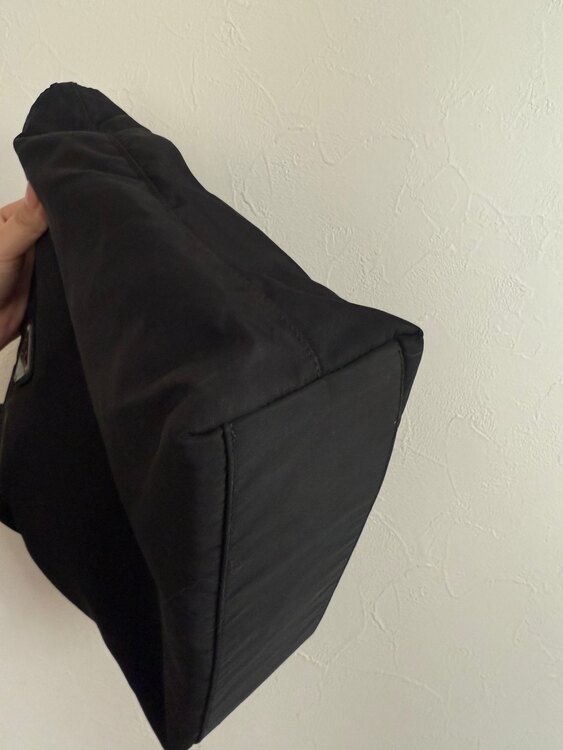 プラダ  （ブランドバッグ）の商品画像 - 査定依頼日：2025年3月27日 - 最高査定価格：20,000円