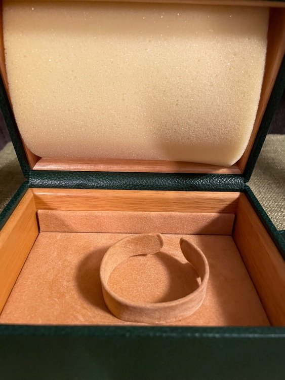 ロレックス GMTマスター 16710LN（高級時計）の商品画像 - 査定依頼日：2025年11月23日 - 最高査定価格：1,780,000円