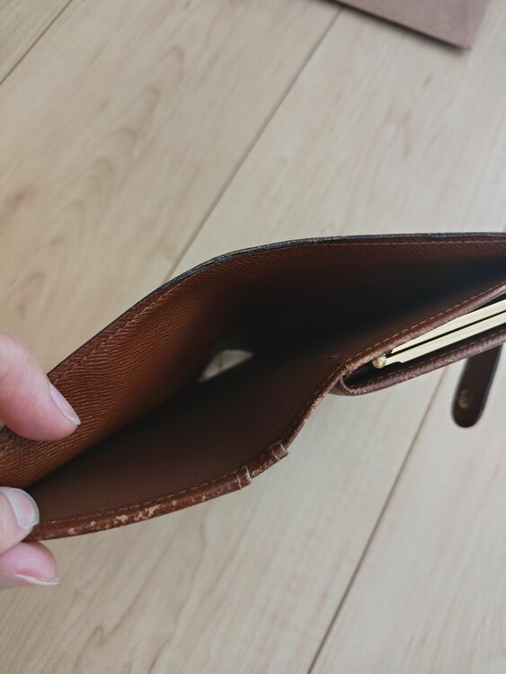 モノグラム2つ折り財布（ブランド財布・小物）の商品画像 - 査定依頼日：2025年8月28日 - 最高査定価格：10,000円