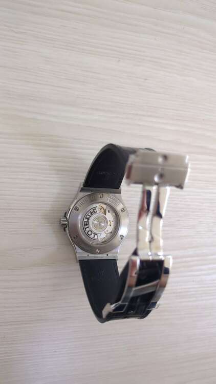 ウブロ クラシックフュージョン （高級時計）の商品画像 - 査定依頼日：2025年5月6日 - 最高査定価格：530,000円