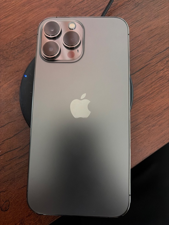 iPhone iPhone 13 Pro Max 128GB au（スマホ）の商品画像 - 査定依頼日：2026年8月10日 - 最高査定価格：52,000円