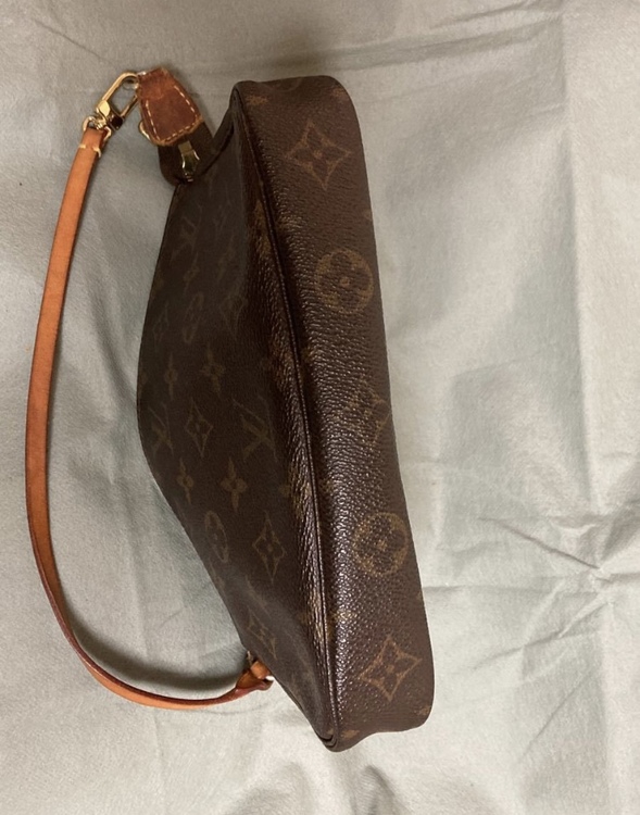 アクセソワール（ブランドバッグ）の商品画像 - 査定依頼日：2022年4月18日 - 最高査定価格：25,000円