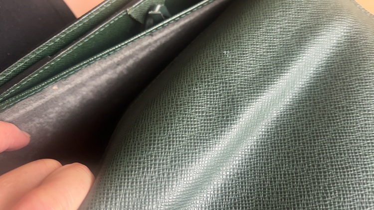 ポルト・ドキュマン・ヴォワヤージュ（エピ）（ブランドバッグ）の商品画像 - 査定依頼日：2025年7月5日 - 最高査定価格：40,000円