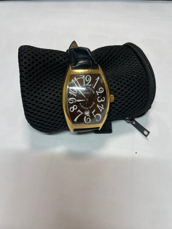 フランクミュラー トノウカーベックス 8880s（高級時計）の商品画像 - 査定依頼日：2025年3月6日 - 最高査定価格：100,000円