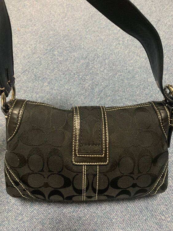 COACHバッグ（ブランドバッグ）の商品画像 - 査定依頼日：2025年1月16日 - 最高査定価格：8,500円