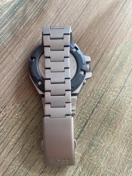 G-SHOCK MR-G MRG-12（高級時計）の商品画像 - 査定依頼日：2025年9月17日 - 最高査定価格：5,000円