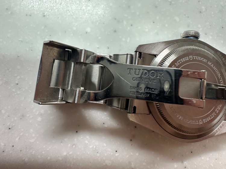 TUDOR BLACKBAY（高級時計）の商品画像 - 査定依頼日：2025年6月23日 - 最高査定価格：330,000円