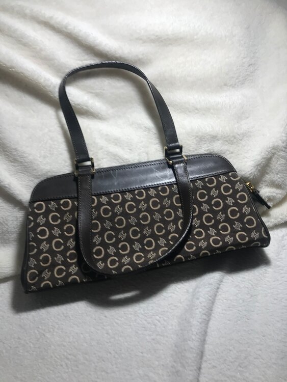 セリーヌ  （ブランドバッグ）の商品画像 - 査定依頼日：2024年12月19日 - 最高査定価格：10,000円