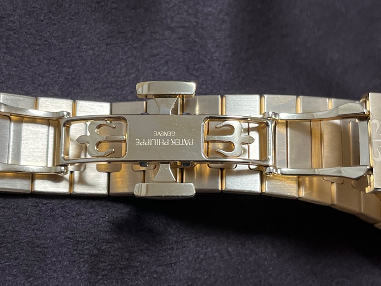 パテックフィリップ ノーチラス 7118／１Ｒ-00（高級時計）の商品画像 - 査定依頼日：2025年10月3日 - 最高査定価格：14,000,000円