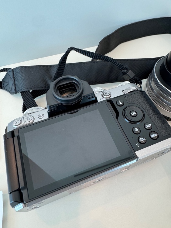 Z fc 16-50 kit（カメラ）の商品画像 - 査定依頼日：2026年7月23日 - 最高査定価格：80,000円