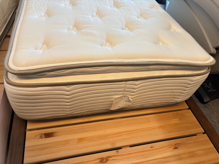 シモンズ　ビューティーレストプレミアム（家具・寝具）の商品画像 - 査定依頼日：2025年9月27日 - 最高査定価格：3,000円