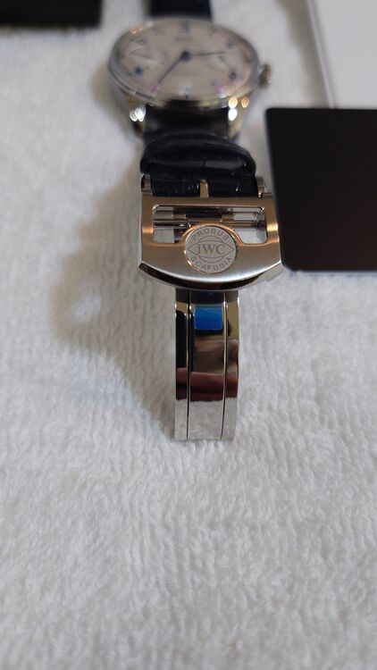 IWC  ポルトギーゼ　オートマティック42（高級時計）の商品画像 - 査定依頼日：2025年10月7日 - 最高査定価格：1,350,000円