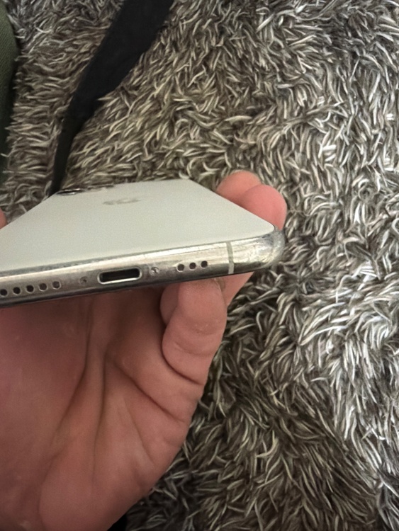 iPhone11 Pro 256GB docomo（スマホ）の商品画像 - 査定依頼日：2026年4月17日 - 最高査定価格：16,000円