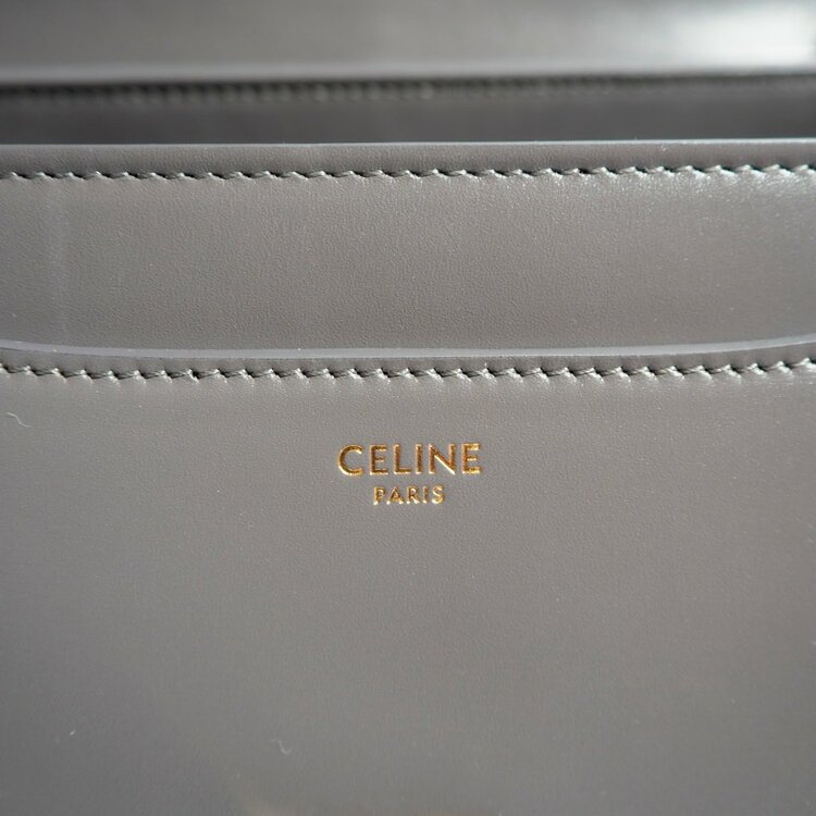 CELINE セリーヌ スモール 16（セーズ） バッグ サチネイテッドカーフスキングレー（ブランドバッグ）の商品画像 - 査定依頼日：2026年8月9日 - 最高査定価格：180,000円
