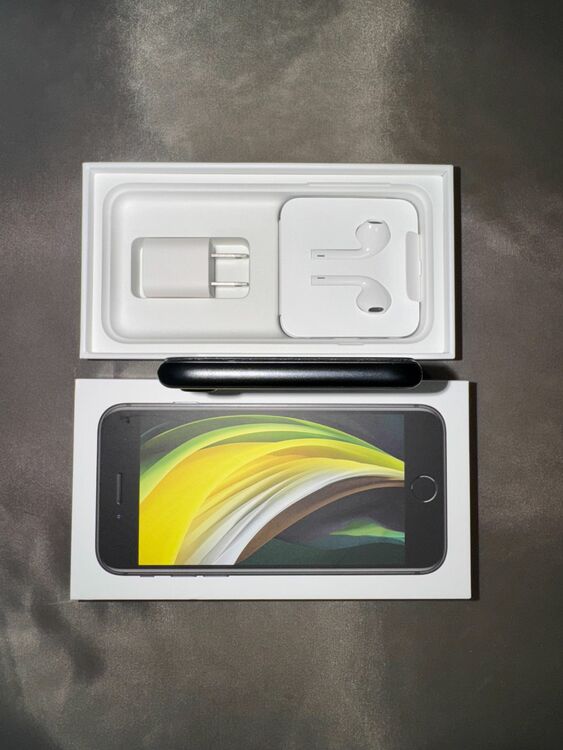 iPhone SE (第 2 世代) 128GB Softbank（スマホ）の商品画像 - 査定依頼日：2025年10月5日 - 最高査定価格：12,000円