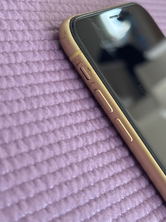 iPhoneXR 64GB docomo（スマホ）の商品画像 - 査定依頼日：2026年4月5日 - 最高査定価格：12,000円