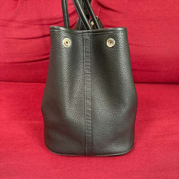 ガーデンパーティ　ネゴンダ　ブラック（ブランドバッグ）の商品画像 - 査定依頼日：2025年4月10日 - 最高査定価格：300,000円