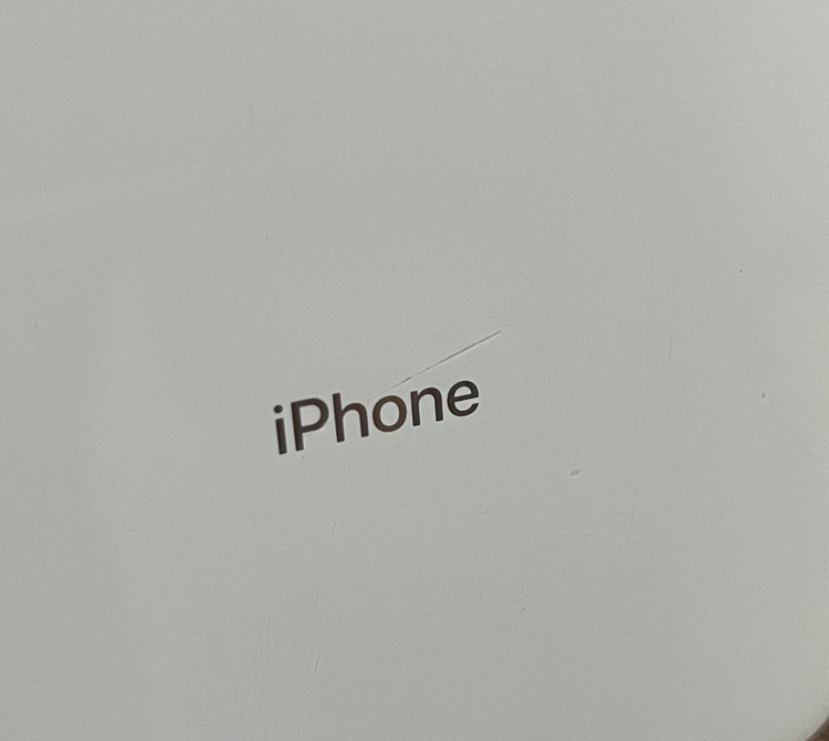 iPhone8 Plus（スマホ）の商品画像 - 査定依頼日：2025年11月1日 - 最高査定価格：8,000円