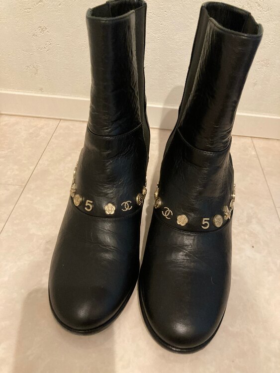 ブーツ（古着・ファッション）の商品画像 - 査定依頼日：2024年12月2日 - 最高査定価格：40,000円