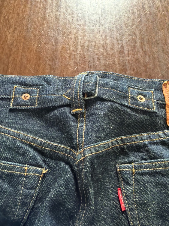 リーバイスジーンズ　37501-0117（古着・ファッション）の商品画像 - 査定依頼日：2025年10月21日 - 最高査定価格：2,000円