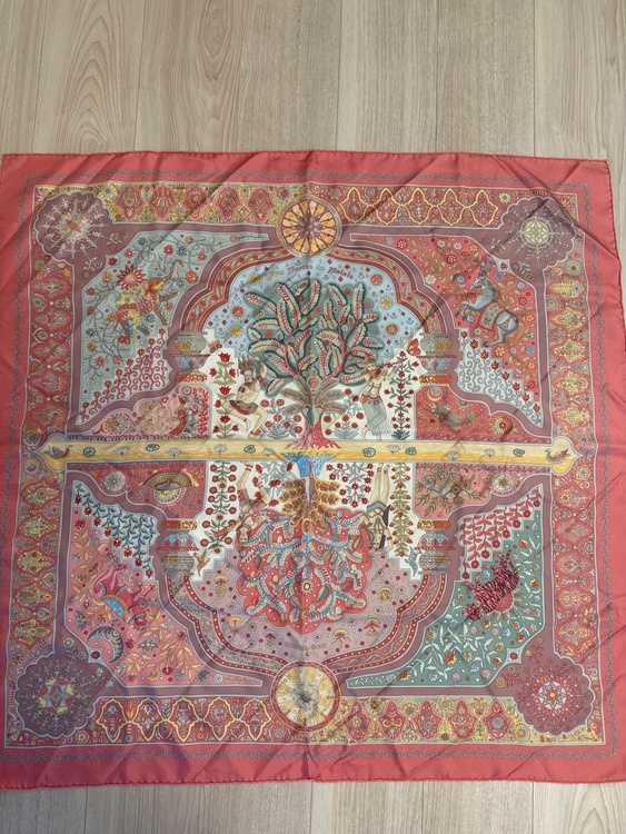 エルメス　カレ90（古着・ファッション）の商品画像 - 査定依頼日：2025年6月25日 - 最高査定価格：12,000円