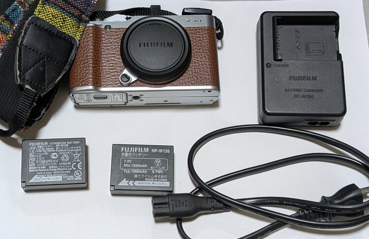 FUJIFILM X-A1ダブルズームレンズキット（カメラ）の商品画像 - 査定依頼日：2026年7月26日 - 最高査定価格：35,000円