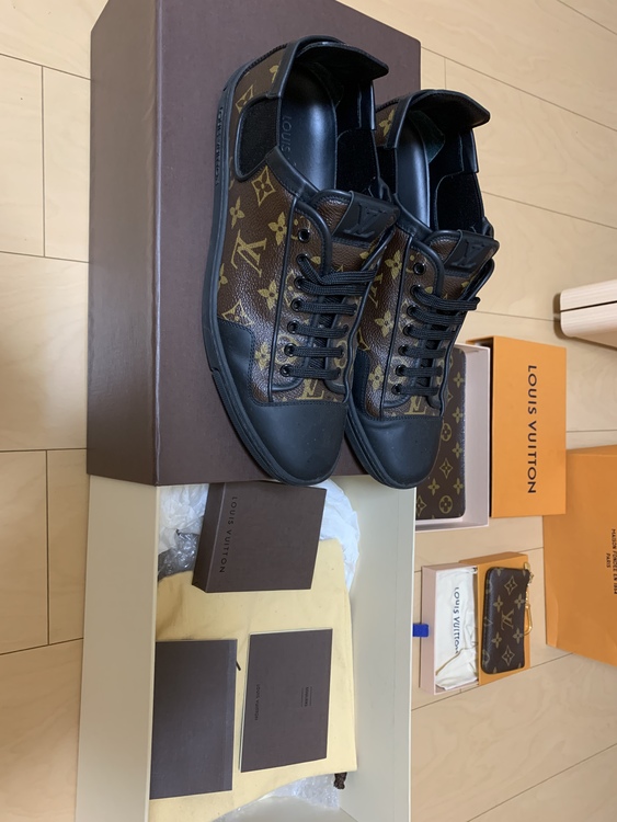 スニーカー（ブランドバッグ）の商品画像 - 査定依頼日：2021年9月20日 - 最高査定価格：110,000円