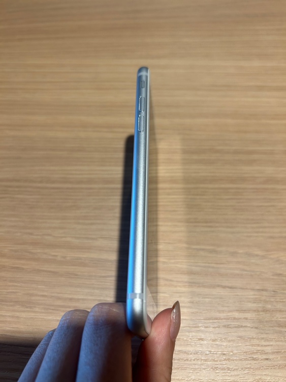 iPhone8（スマホ）の商品画像 - 査定依頼日：2026年6月20日 - 最高査定価格：6,000円