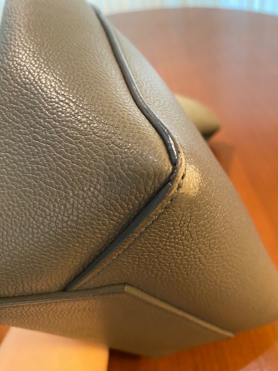 セリーヌ  サングル　スモール（ブランドバッグ）の商品画像 - 査定依頼日：2026年3月9日 - 最高査定価格：100,000円