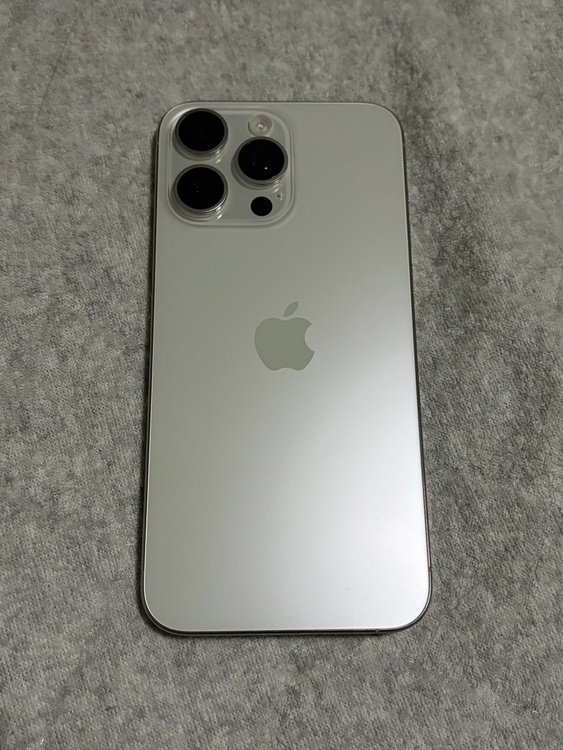 iPhone iPhone 15 Pro Max 256GB au（スマホ）の商品画像 - 査定依頼日：2026年6月24日 - 最高査定価格：102,500円