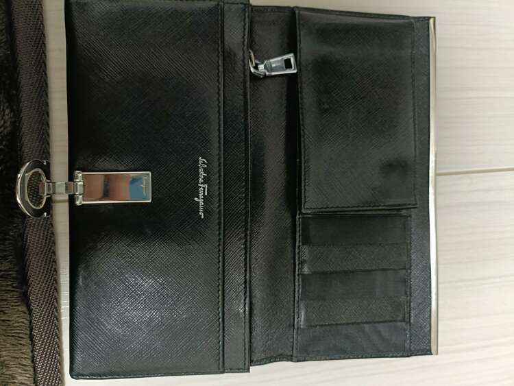 長財布（ブランド財布・小物）の商品画像 - 査定依頼日：2025年1月23日 - 最高査定価格：2,000円