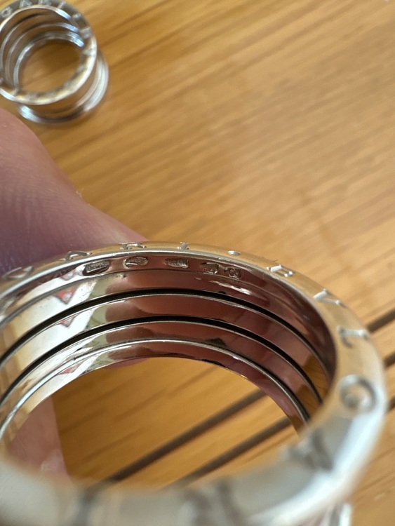 ブルガリバッグ  （ブランドバッグ）の商品画像 - 査定依頼日：2025年6月5日 - 最高査定価格：90,000円