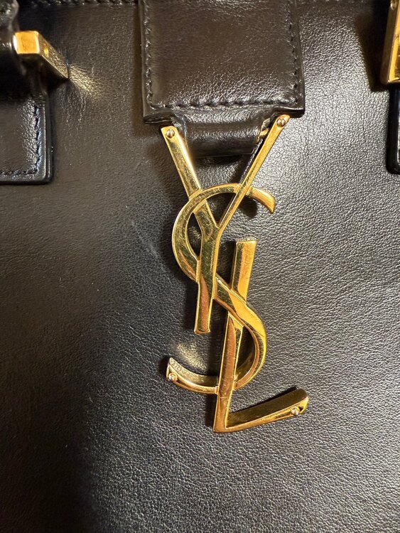 イブサンローラン  （ブランドバッグ）の商品画像 - 査定依頼日：2025年5月24日 - 最高査定価格：33,000円