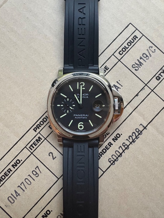 パネライ ルミノール pam01104（高級時計）の商品画像 - 査定依頼日：2025年8月18日 - 最高査定価格：540,000円