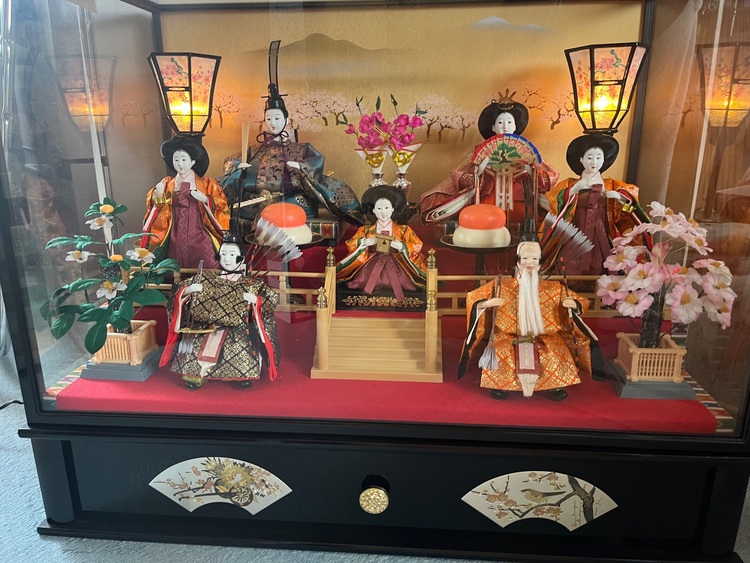 雛人形（美術品・骨董品）の商品画像 - 査定依頼日：2026年2月11日 - 最高査定価格：3,000円