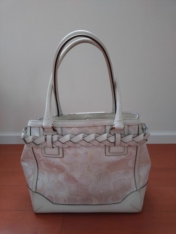 コーチ（ブランドバッグ）の商品画像 - 査定依頼日：2025年9月3日 - 最高査定価格：2,000円