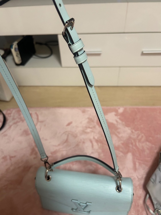 ルイヴィトン エピ （ブランドバッグ）の商品画像 - 査定依頼日：2026年2月19日 - 最高査定価格：100,000円