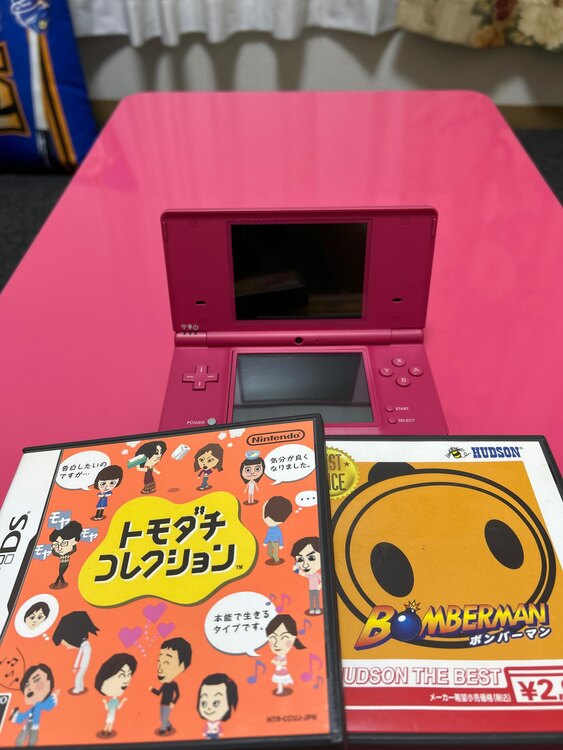 任天堂DSカメラ付きとソフト2枚（ゲーム機本体・ゲームソフト）の商品画像 - 査定依頼日：2025年4月10日 - 最高査定価格：2,200円