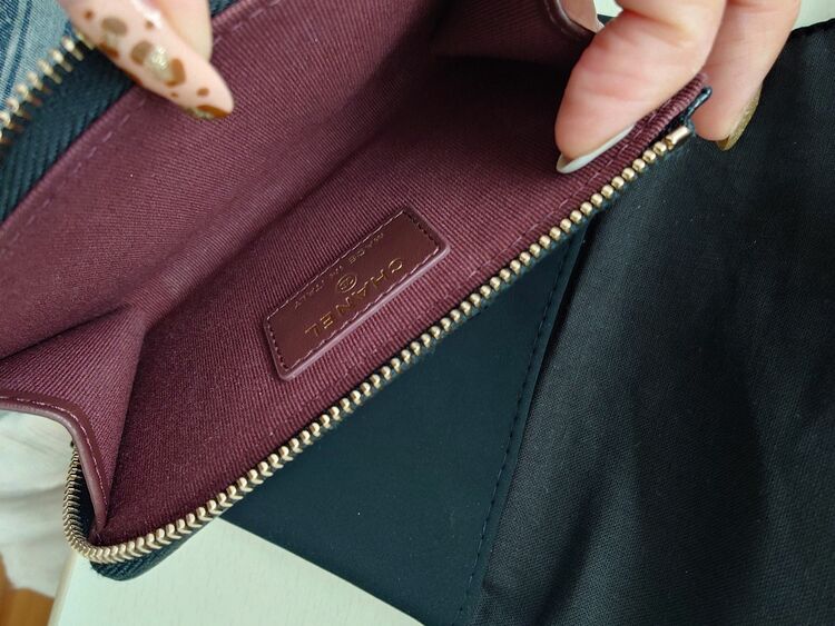 クラシック ジップ カードケース（ブランド財布・小物）の商品画像 - 査定依頼日：2025年10月17日 - 最高査定価格：60,000円