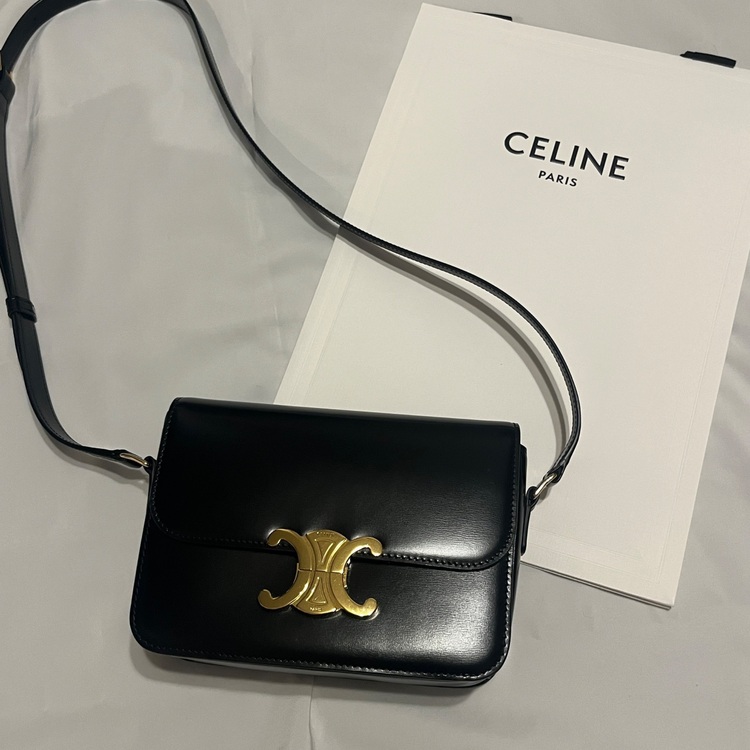 セリーヌ  （ブランドバッグ）の商品画像 - 査定依頼日：2025年6月30日 - 最高査定価格：180,000円