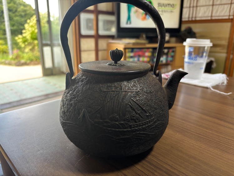 鉄瓶（美術品・骨董品）の商品画像 - 査定依頼日：2026年8月30日 - 最高査定価格：5,000円