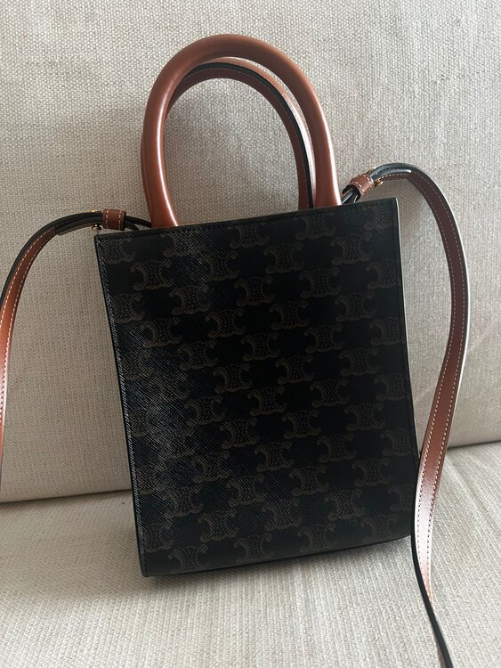 セリーヌ  （ブランドバッグ）の商品画像 - 査定依頼日：2025年3月25日 - 最高査定価格：105,000円