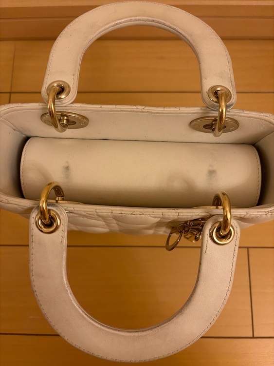 ディオール レディディオール カナージュ 2WAYハンドバッグ レザー ホワイト（ブランドバッグ）の商品画像 - 査定依頼日：2026年4月2日 - 最高査定価格：180,000円