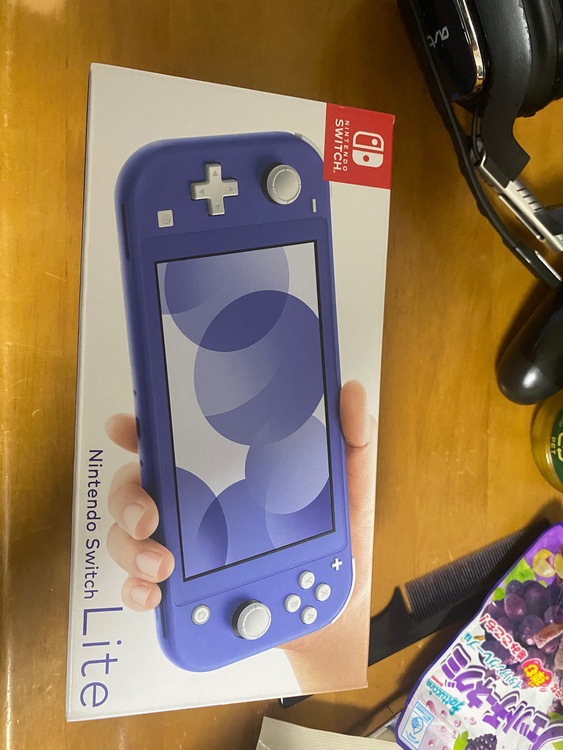 任天堂スイッチライト（ゲーム機本体・ゲームソフト）の商品画像 - 査定依頼日：2022年6月25日 - 最高査定価格：14,000円