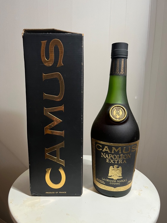 ブランデー カミュ （お酒）の商品画像 - 査定依頼日：2026年5月6日 - 最高査定価格：3,000円